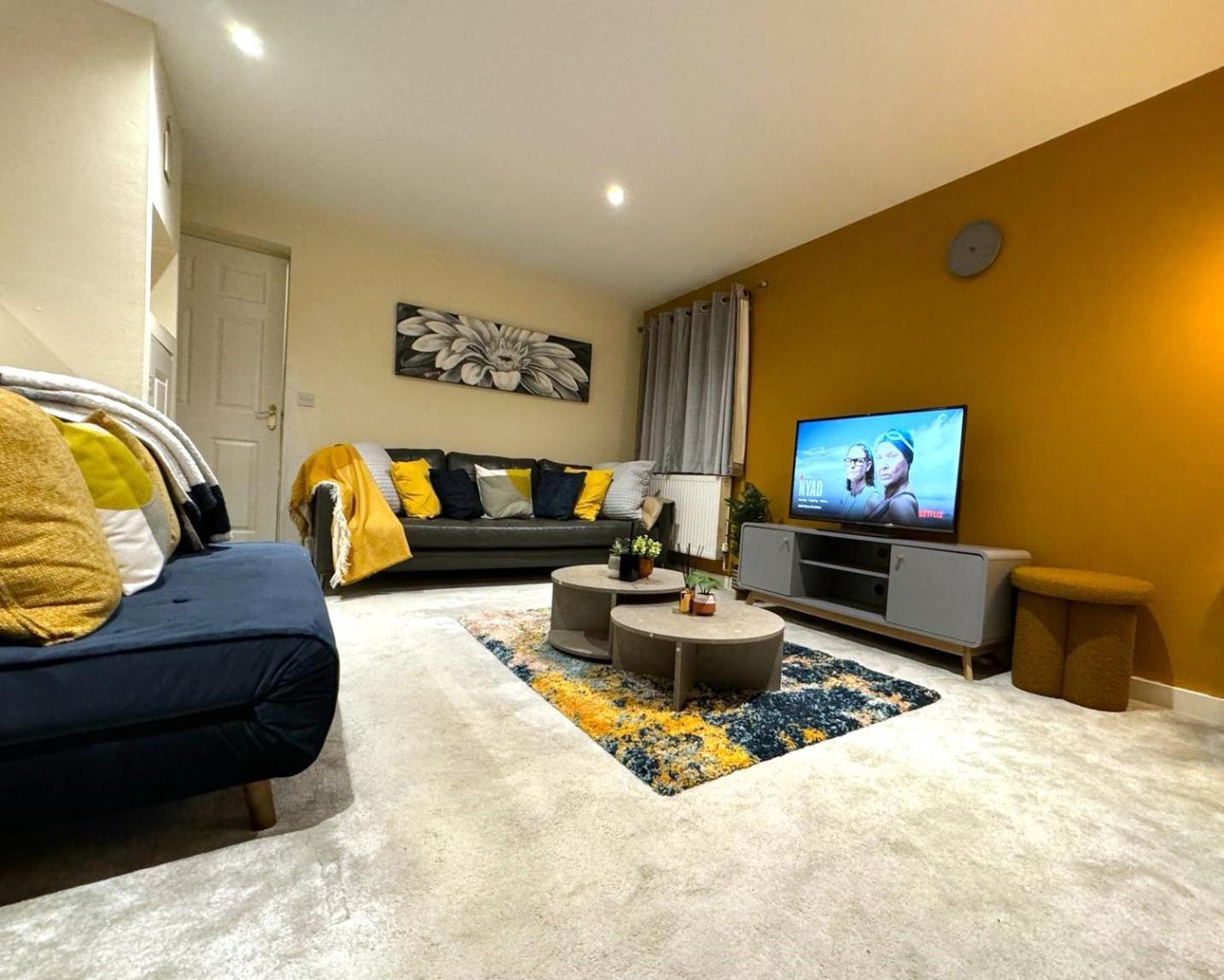 Large Cosy 2 Bedroom Ground Floor Flat In Stevenage Sg1 Sleeps 4-5 Free Parking Exteriör bild
